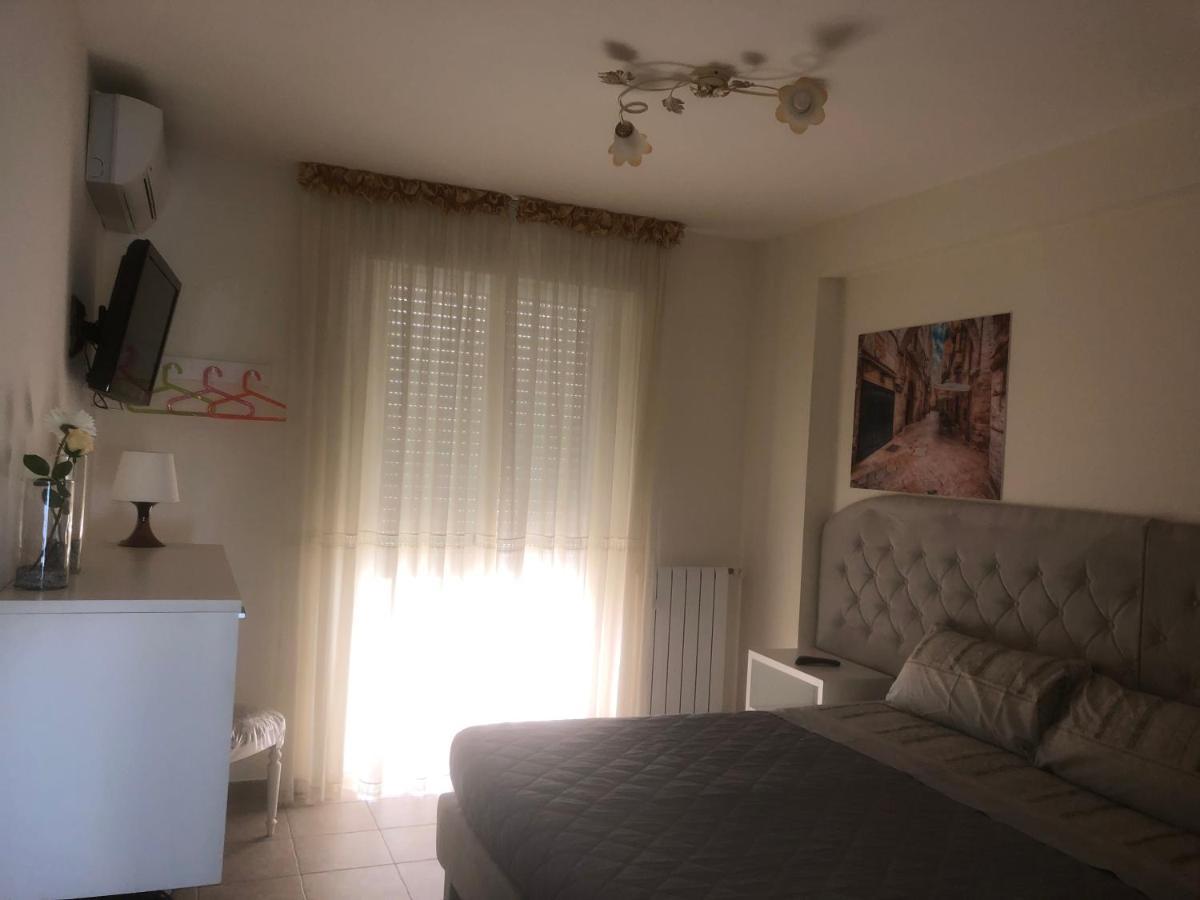 B&B Waltanna Airport Bari Bagian luar foto