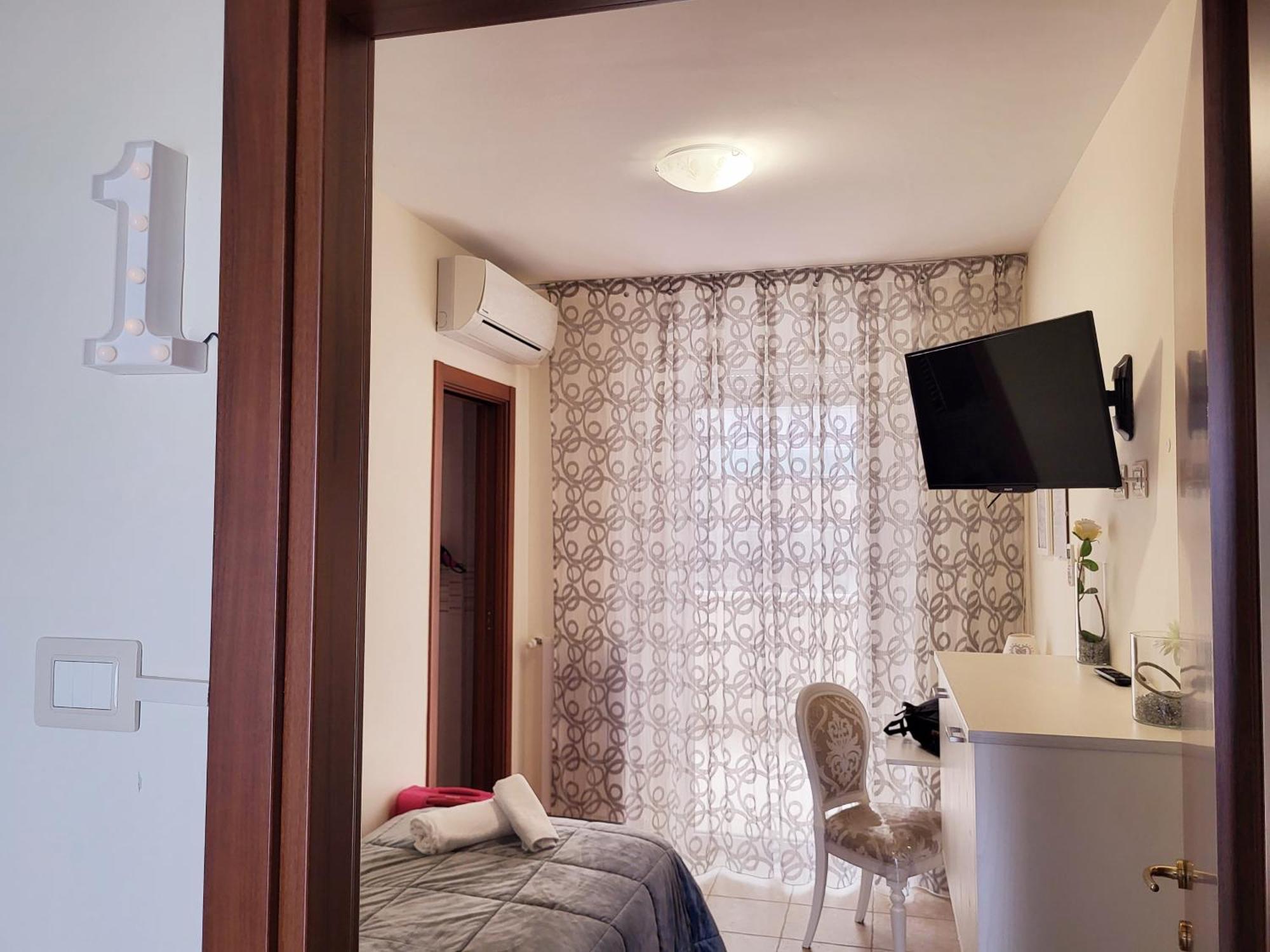 B&B Waltanna Airport Bari Bagian luar foto
