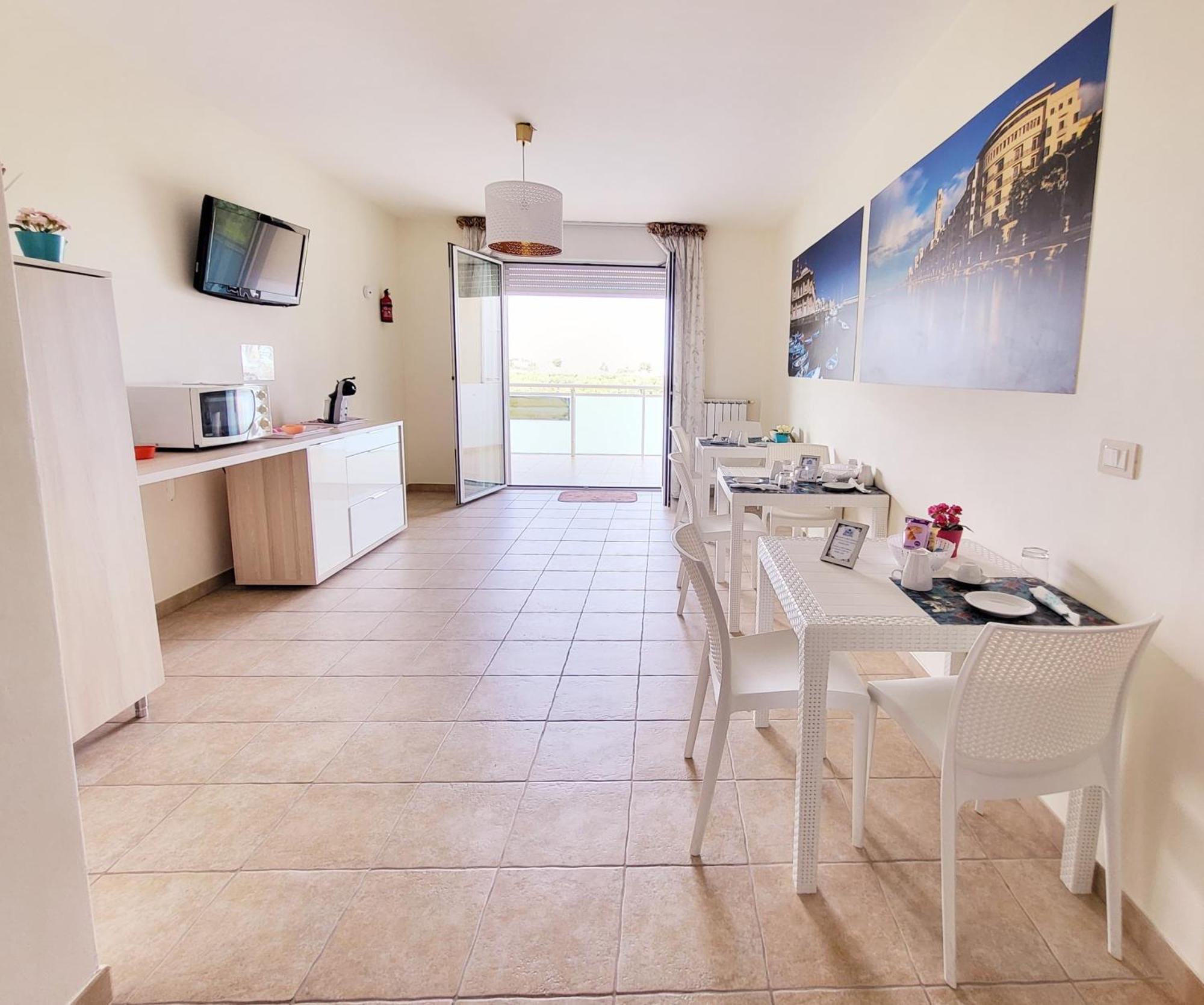 B&B Waltanna Airport Bari Bagian luar foto
